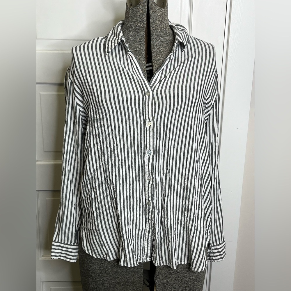 Striped Button-Up Women's Top Large